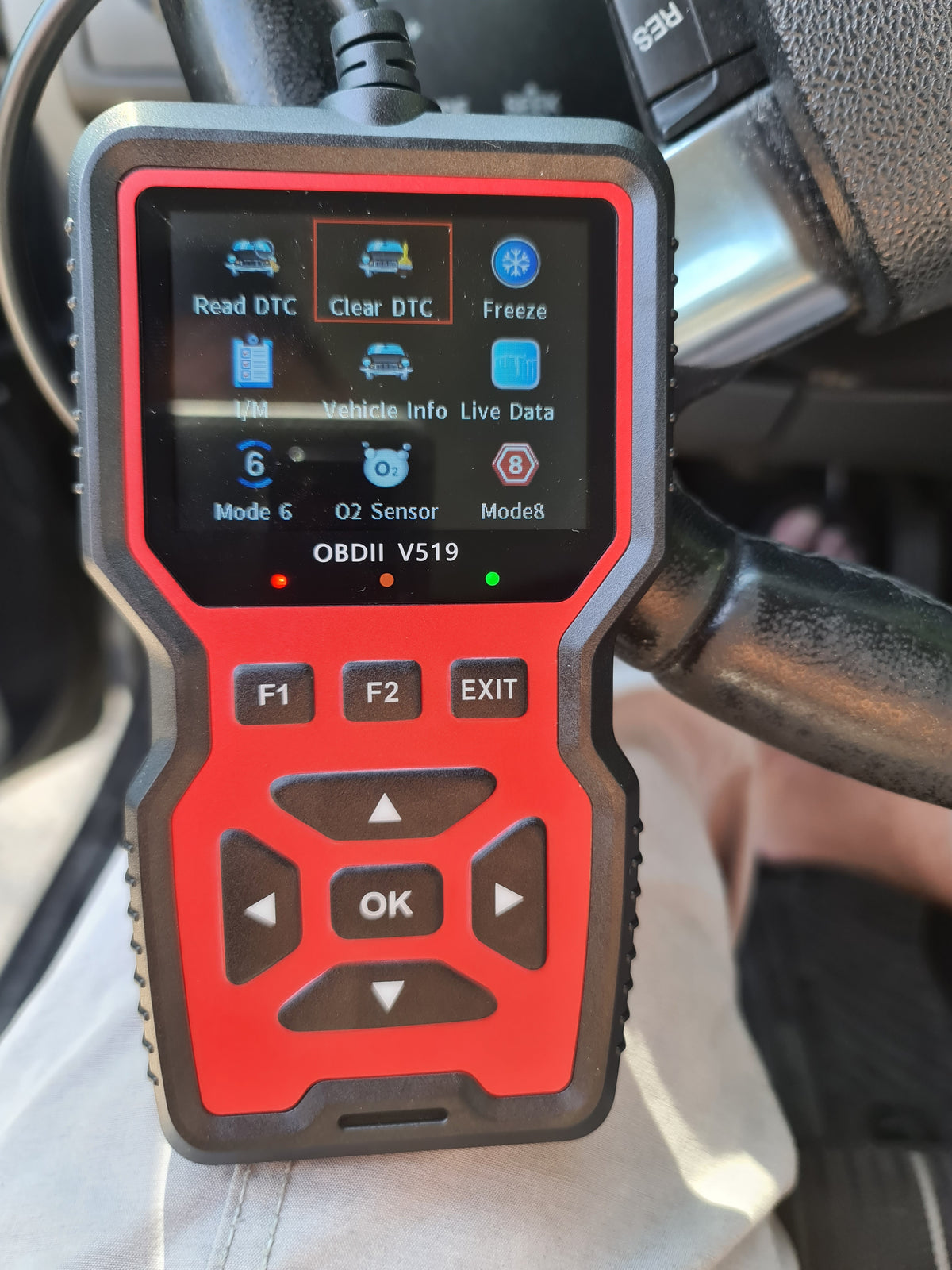 V519 OBD2 Felkodsläsare – Proffsnivå | Umeå Verktyg