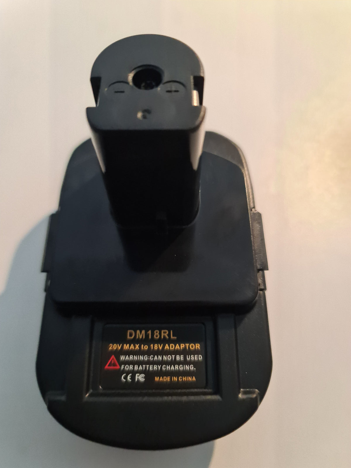 Batteriadapter DM18RL – Använd DeWalt & Milwaukee Batterier i Ryobi-Verktyg