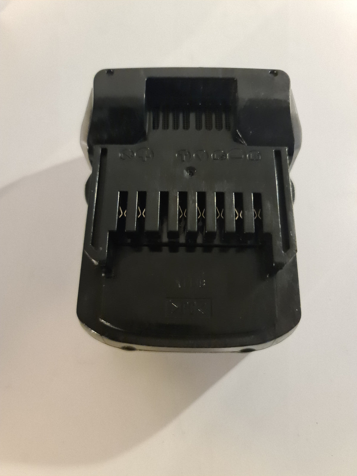 Begagnad Hitachi DS18DBL 18V bor-/skruvdragare – 1 fungerande batteri + 3 extra batterier (Renoverings-/Reservkit)